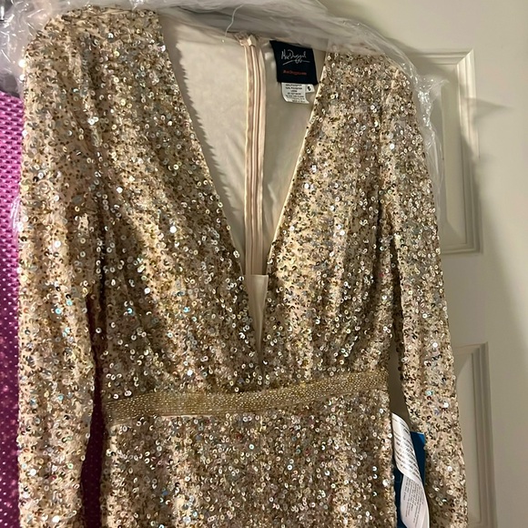 NWT MacDuggal sequin jumpsuit! Size 6 - Picture 3 of 9